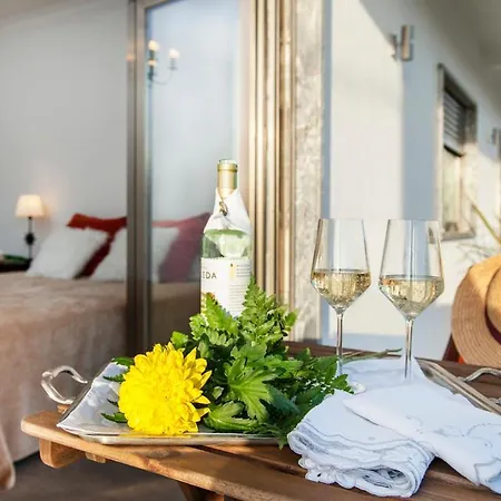 Beachouse - Surf, Bed & Breakfast-2